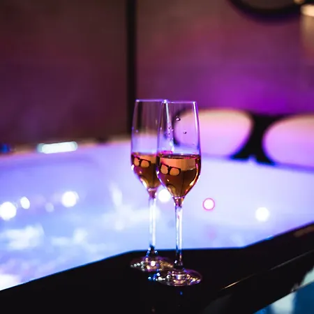 French Klss - By Prim0 C0nciergerie